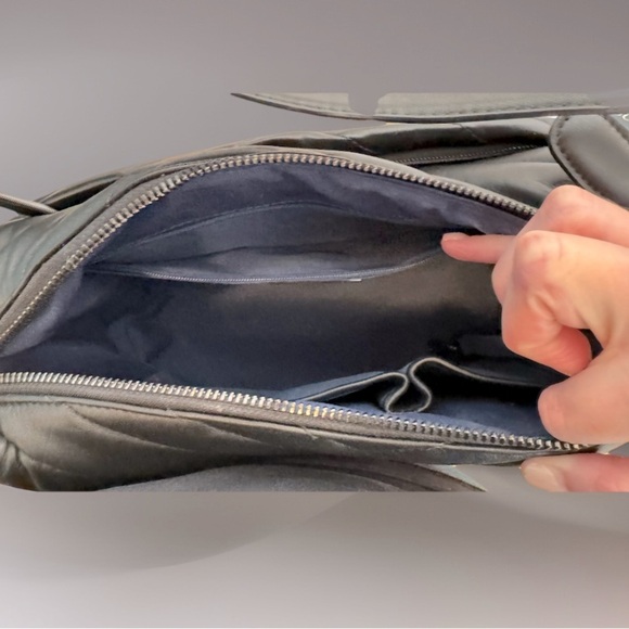 NWOT Eric Javits Leather Quilted Gran Chevron Jesse Bag. - Picture 4 of 7